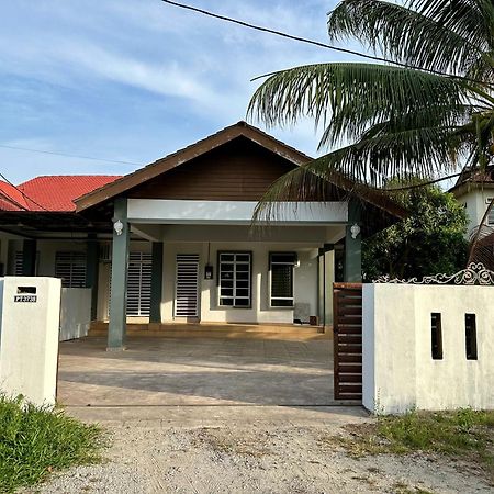 Sara Homestay Kuala Terengganu Buitenkant foto