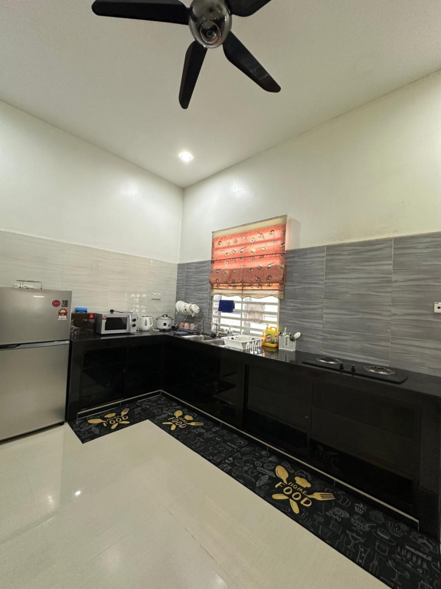 Sara Homestay Kuala Terengganu Buitenkant foto